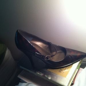 Nine West brown patent heels