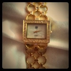 White Diamonds Elizabeth Taylor Watch