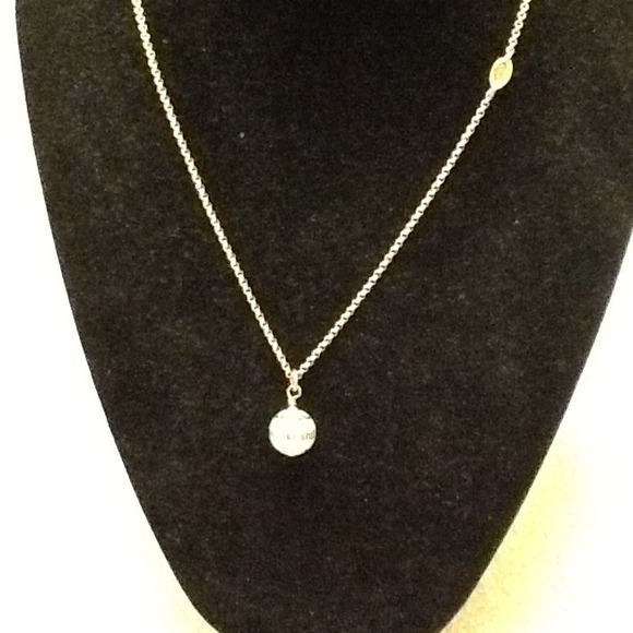 Juicy Necklace - Picture 1 of 3