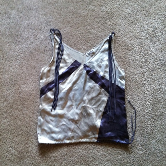 Silky tasseled top