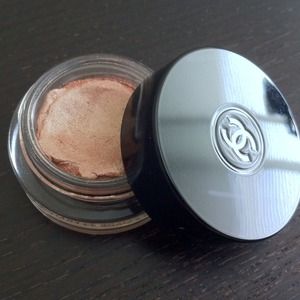 CHANEL Other - Chanel Illusion D'Ombre Eyeshadow in Emerveille. CHANEL Other - Chanel Illusion D'Ombre Eyeshadow in Emerveille.
