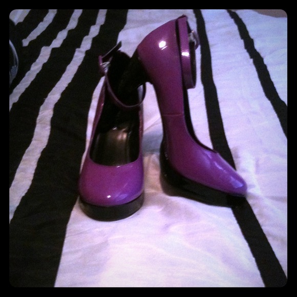 Bundle with Purple pumps/navy blue dress