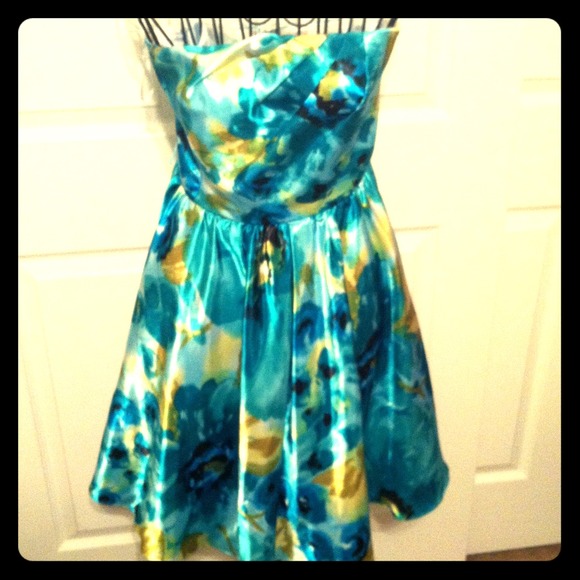 Teal flowery satin look classy dress👗