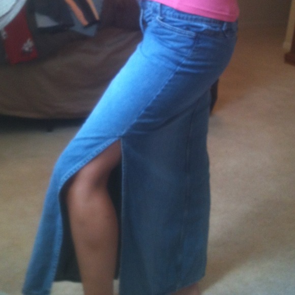 💢Sold💢Paris blues jean skirt with side slits!