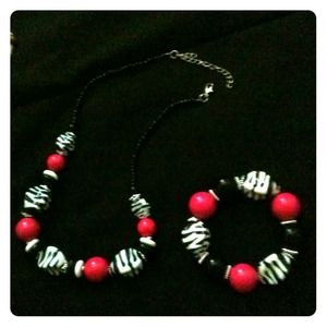 Necklace/ bracelet set