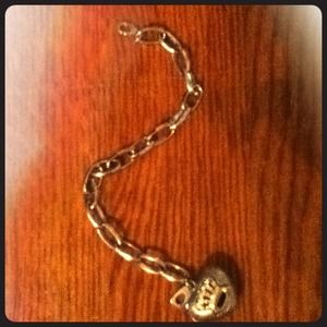 Juicy couture bracelet!! Preowned and hardly worn!