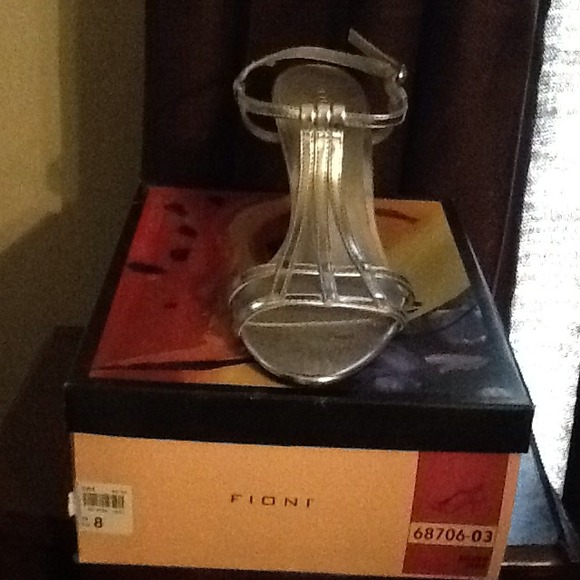 Silver classic shoe