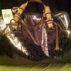 Micheal kors purse