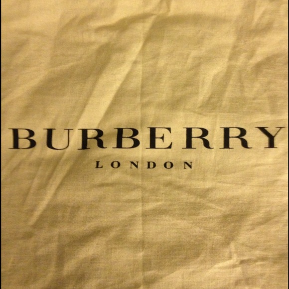💢SOLD💢Authentic Burberry dust cloth