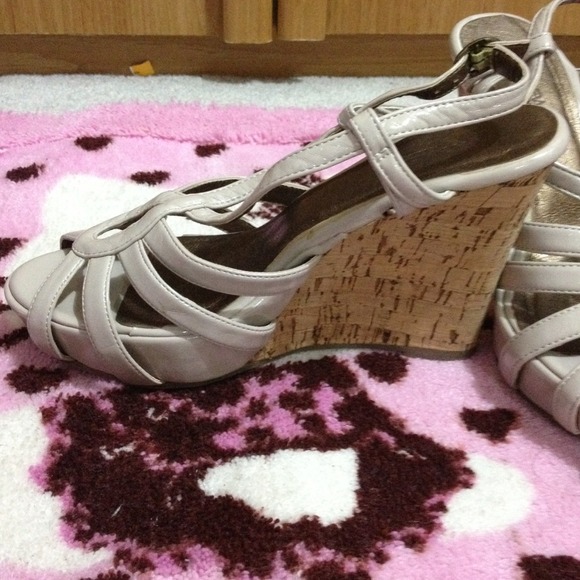 Wedge - Picture 2 of 2