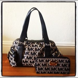 MICHAEL Michael Kors Handbags - MICHAEL Michael Kors Signature Bag and Wallet MICHAEL Michael Kors Handbags - MICHAEL Michael Kors Signature Bag and Wallet