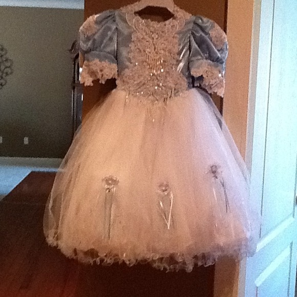 Girls size 4 blue and white sequined pageant dress