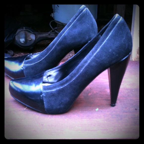BCBGirls black pumps size 6.5