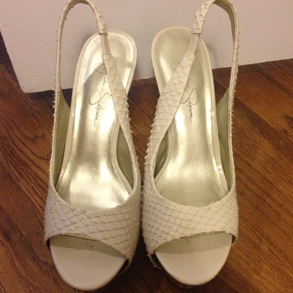 Jessica Simpson off white shoes/SOLD - Picture 1 of 2