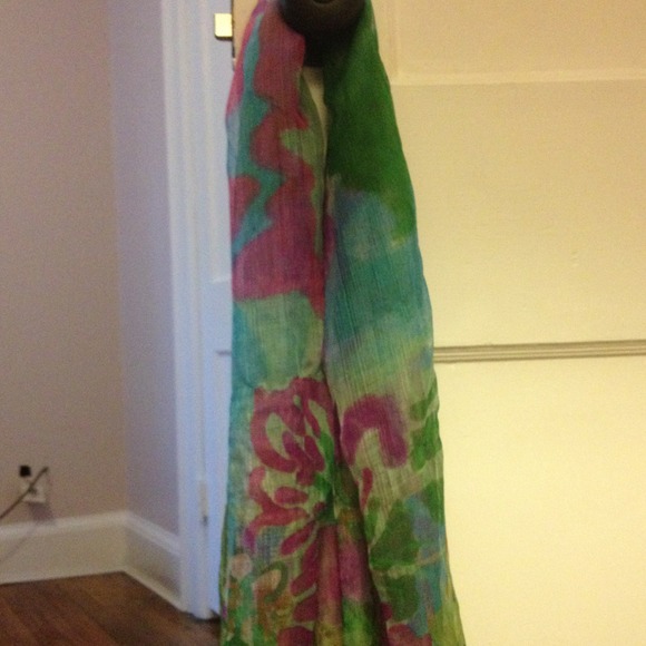 Scarf - Picture 1 of 3