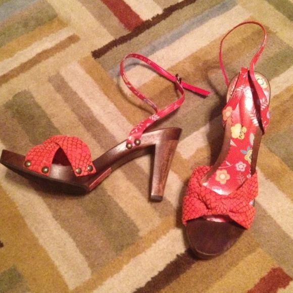 Pretty orange summer heels