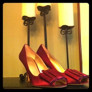 Nine West Satin heels in burgundy