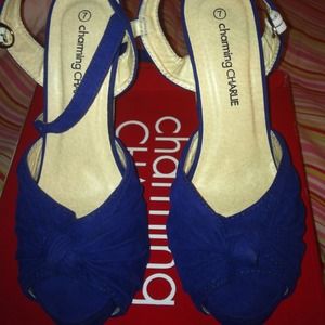 ✋reserved✋@sruth857 New Never Worn Blue Suede Heel