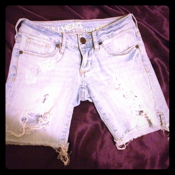 Bullhead vintage cutt-off shorts.