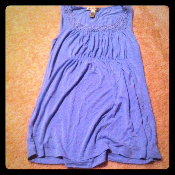 Fashion top.