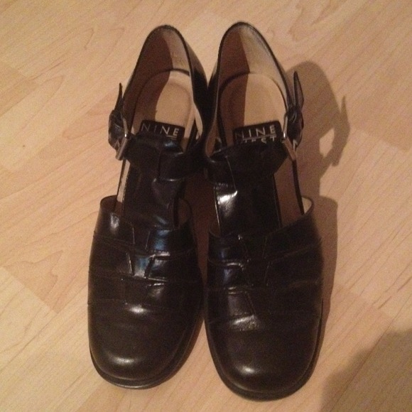 Nine West Black Jonnah heels - Picture 2 of 2