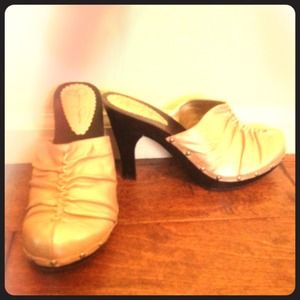 SOLD!!  Gold Jessica Simpson heeled clogs