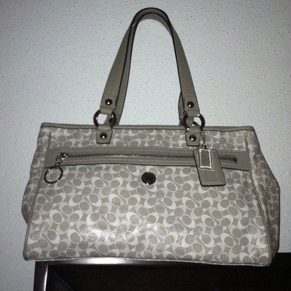 Coach Handbags - 💙Just Reduced💙 Gray/White Authentic Coach Purse