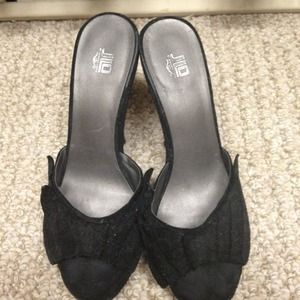 Size 7 black drees jlo shoes