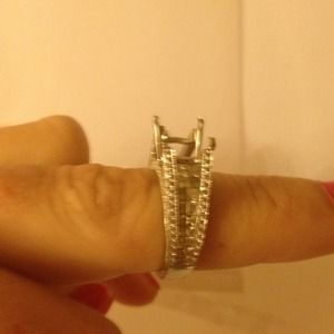 Benz ambar diamond ring setting