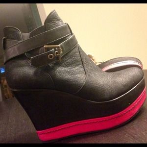 80%20 Shoes - 80/20 color block booties 80%20 Shoes - 80/20 color block booties