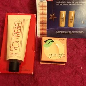 Reserved Benefit makeup w/pop Beaty product