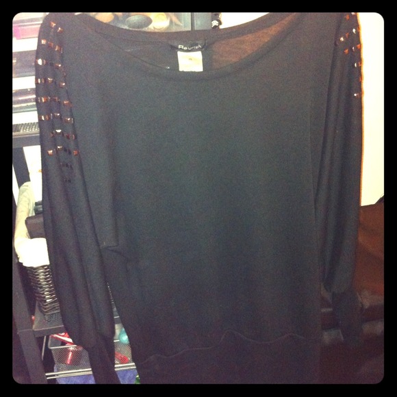 Dolman studded shoulder top