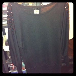 Dolman studded shoulder top
