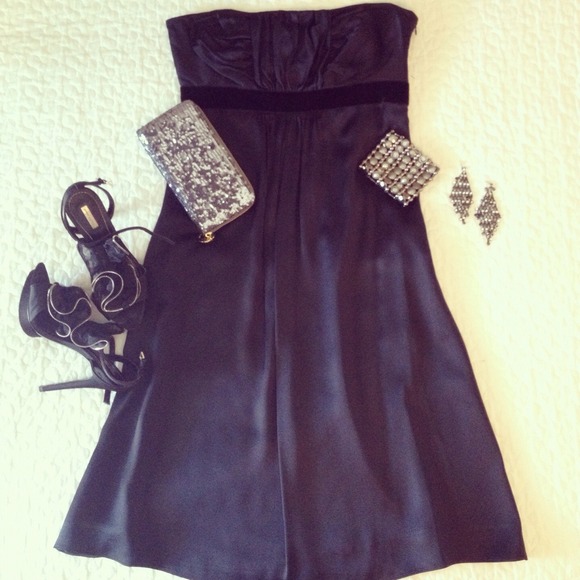 DATE NIGHT!! Gorgeous Black Silk Cocktail Dress