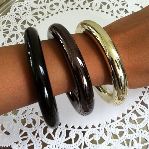 ✴SOLD✴Big and bold bangles - Picture 3 of 4