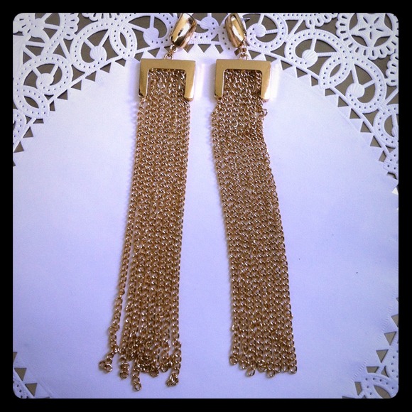 ✴️SOLD✴️Long gold chain drop earrings