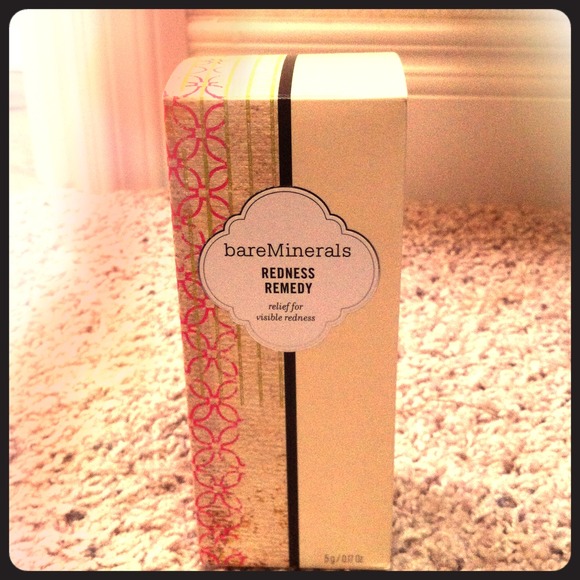 Bare Minerals Redness Remedy brand new in box!
