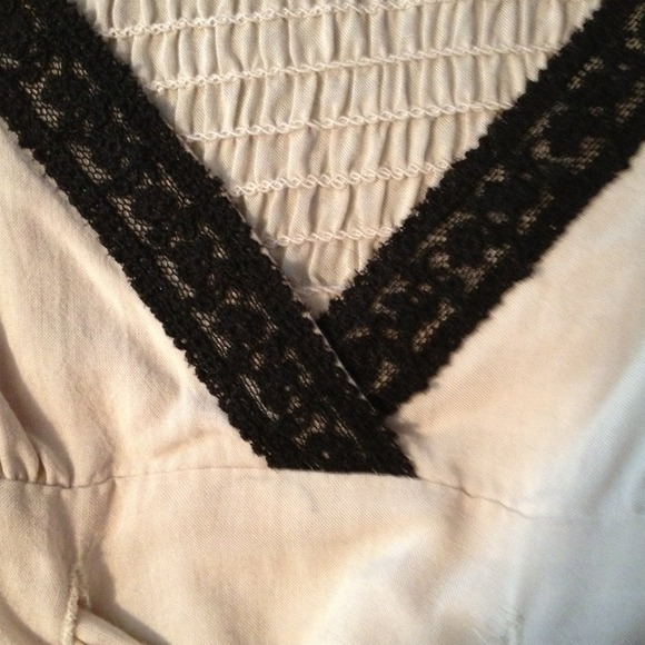 blouse - Picture 2 of 2