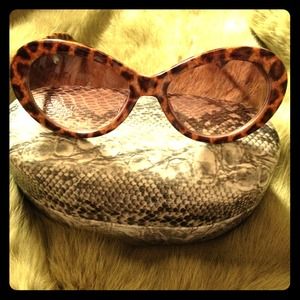 Vintage Leopard Print Sunglasses