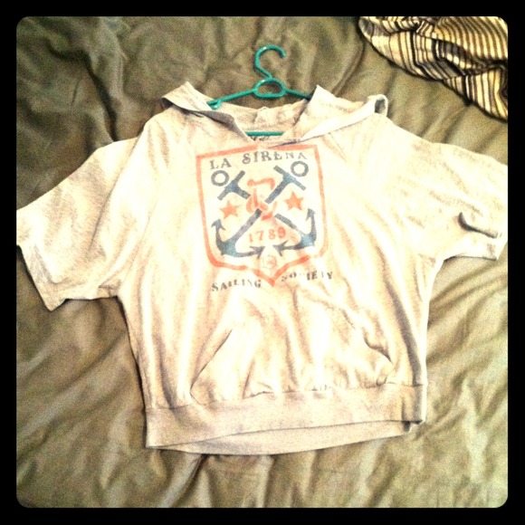 Cutoff sleeved hoodie