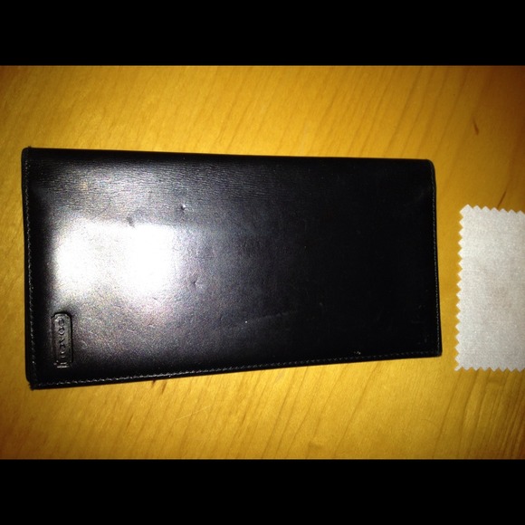 RESERVED for monicaryre Coach wallet