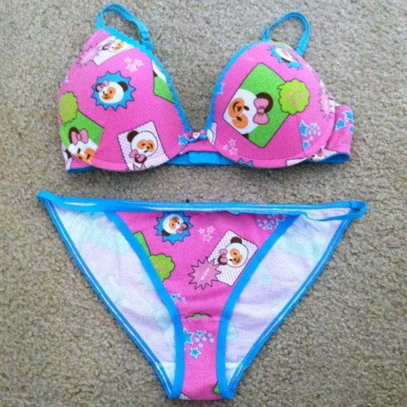 🔴SOLD🔴Matching bra and undies set!! NEVER WORN.