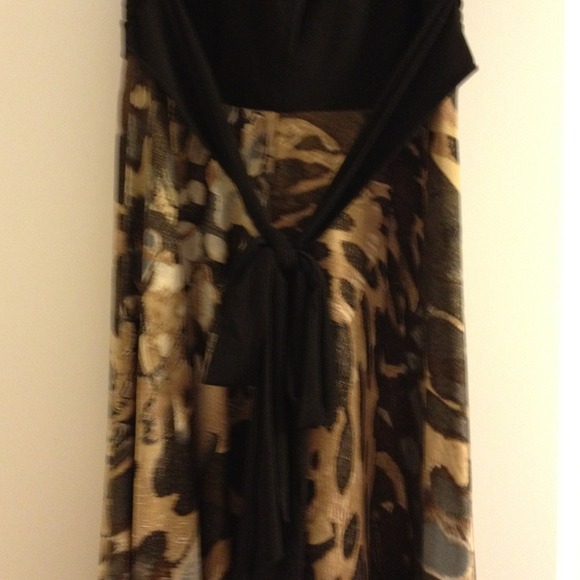 Dress - Picture 4 of 4