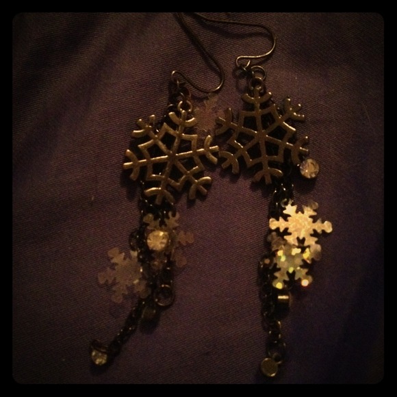 Snowflake earrings from Forever 21