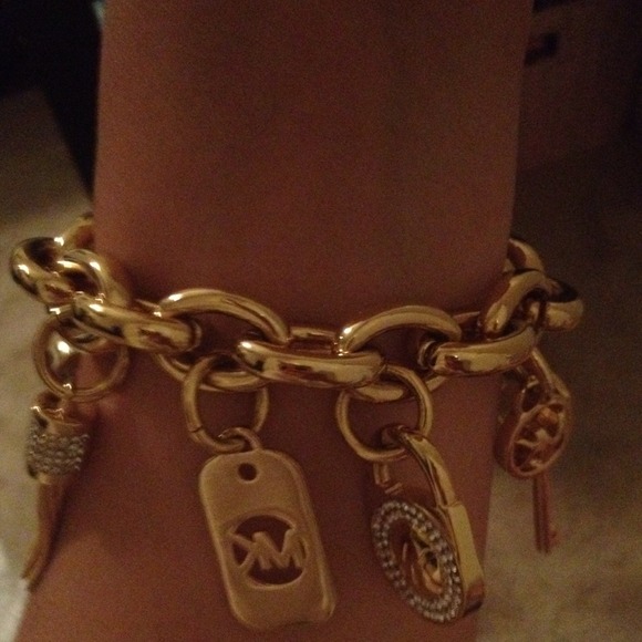 Sold sold sold - Picture 2 of 4