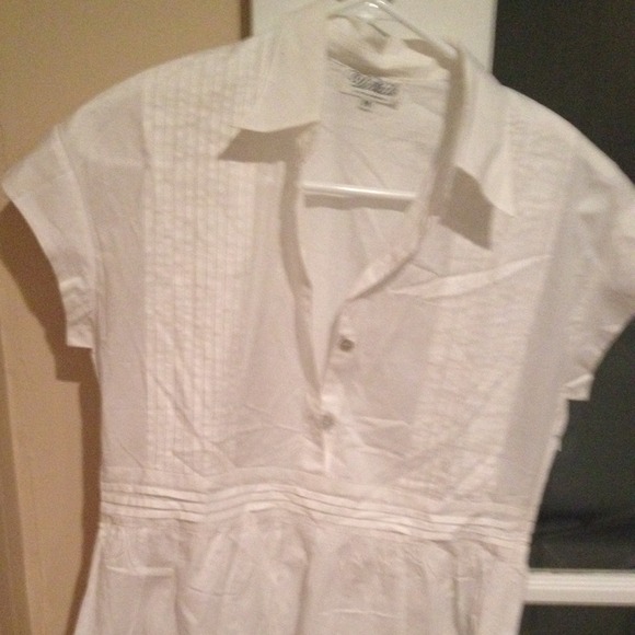 Collar button tunic