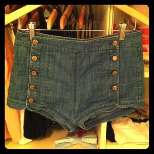 Bundle of juicy scoopneck, sweater and shorts