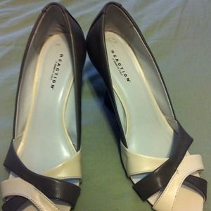 SOLD Reserve for bundle  Low wedge , gr