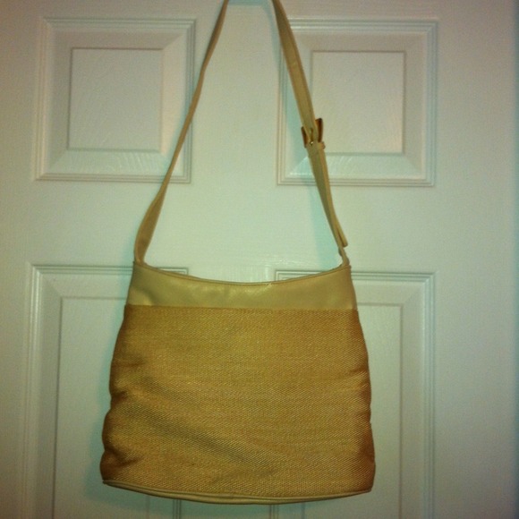 ***SOLD***Cream color shoulder bag