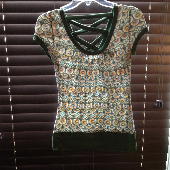 Criss-cross back tee